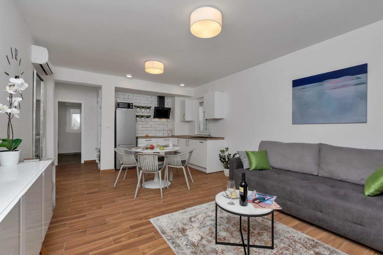 Emilia Lofts Aparthotel Tučepi Buitenkant foto