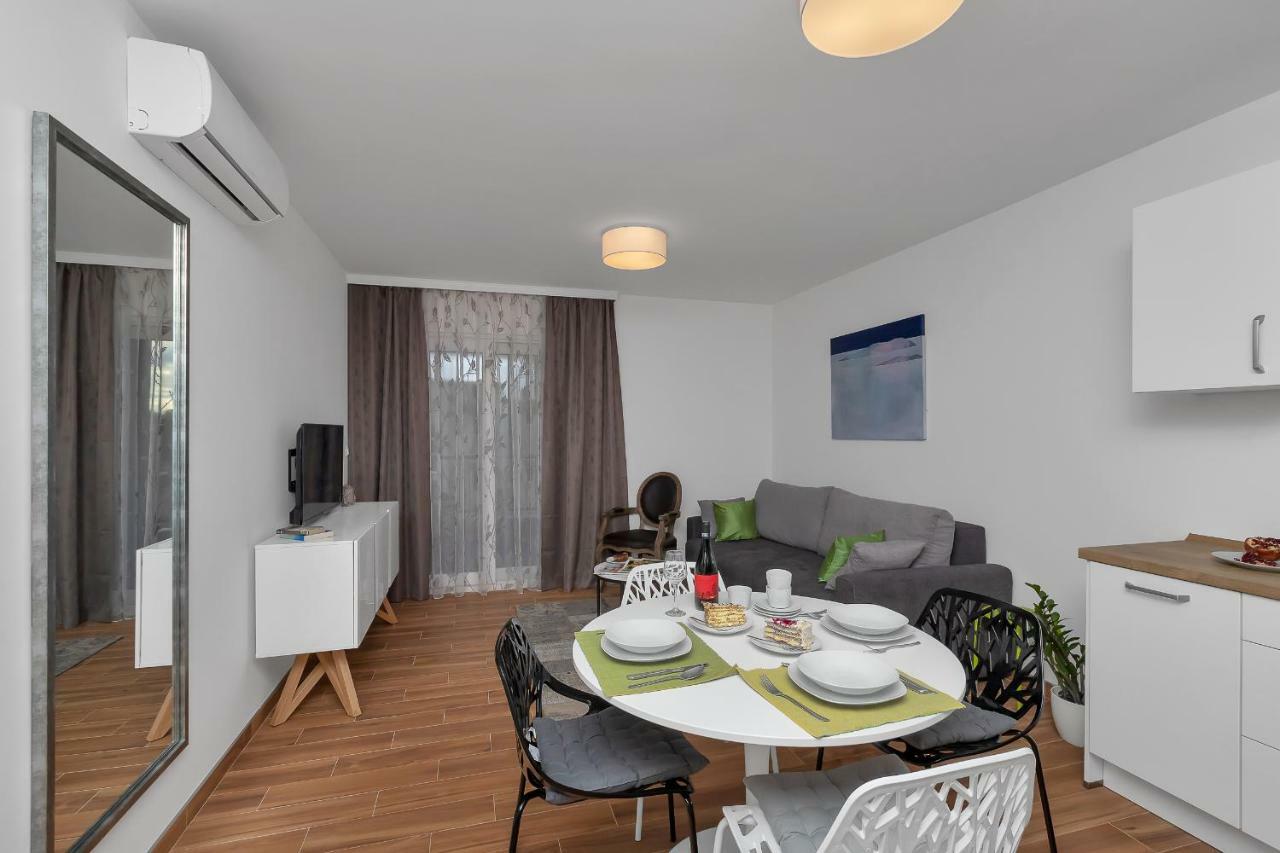 Emilia Lofts Aparthotel Tučepi Buitenkant foto