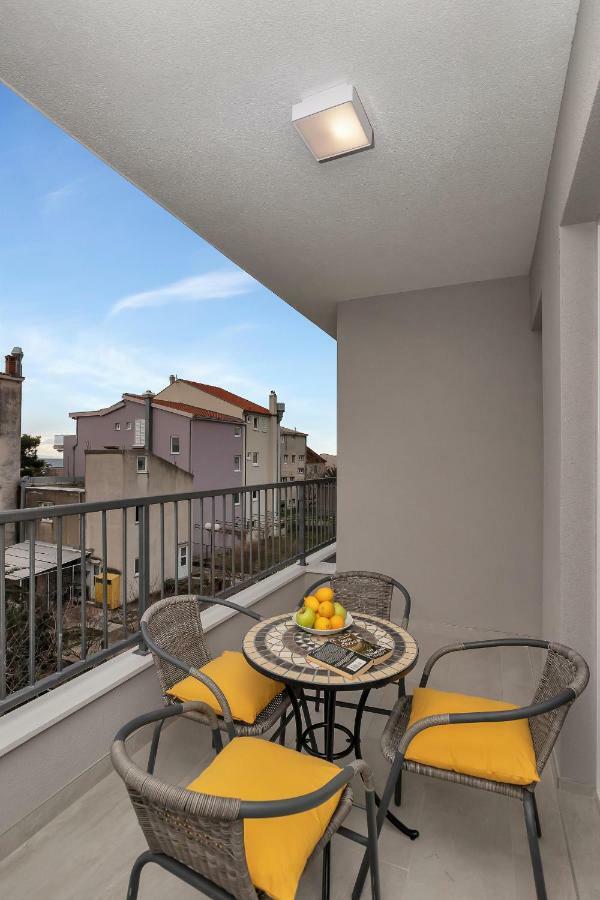 Emilia Lofts Aparthotel Tučepi Buitenkant foto