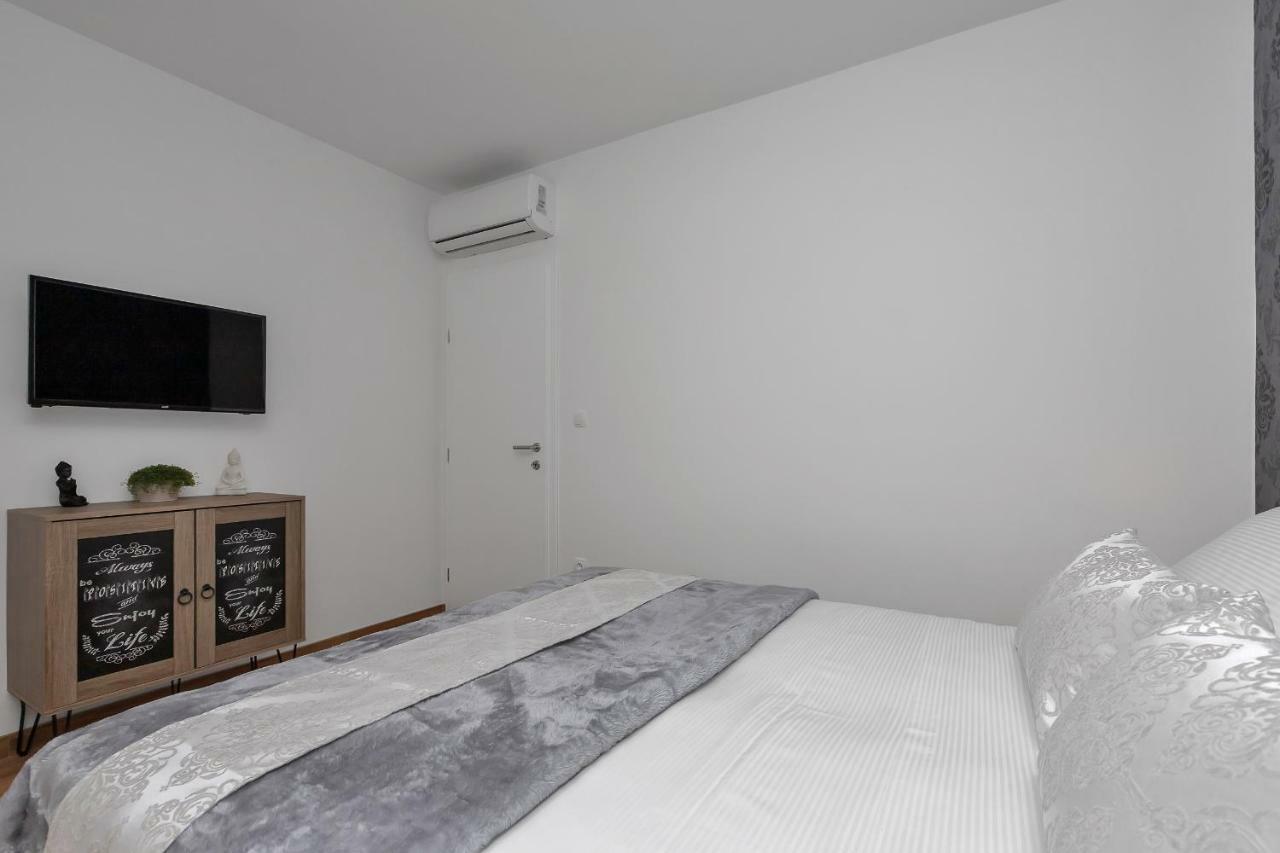 Emilia Lofts Aparthotel Tučepi Buitenkant foto