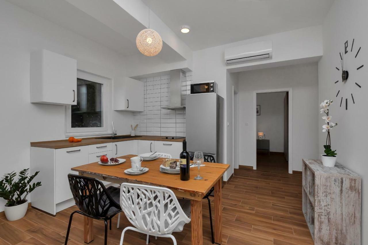 Emilia Lofts Aparthotel Tučepi Buitenkant foto