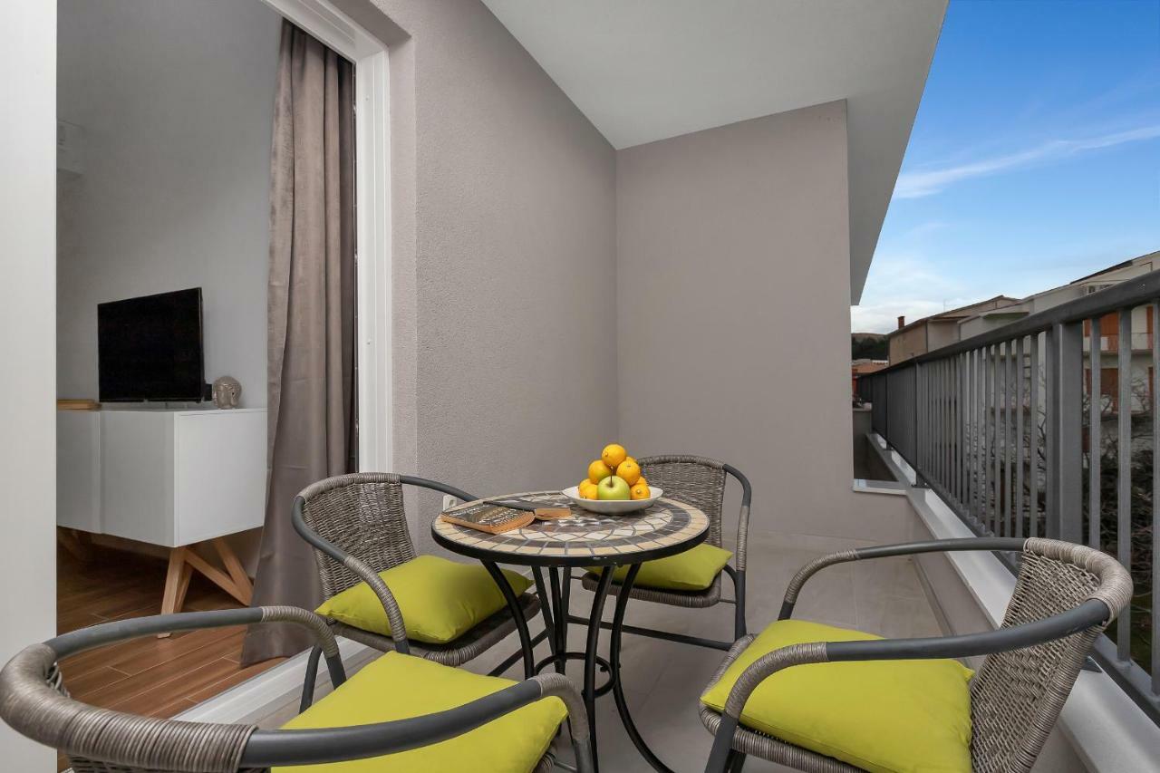 Emilia Lofts Aparthotel Tučepi Buitenkant foto