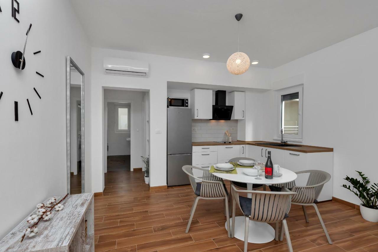 Emilia Lofts Aparthotel Tučepi Buitenkant foto